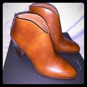 Frye June Shootie 9 fits like 8 Caramel Brand New